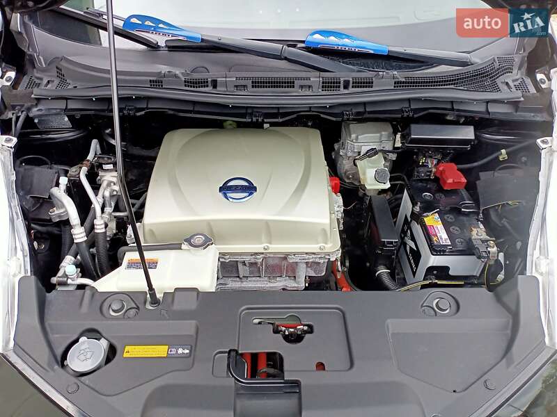 Хэтчбек Nissan Leaf 2016 в Одессе