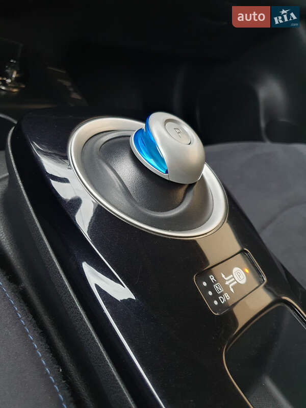 Хетчбек Nissan Leaf 2014 в Горі