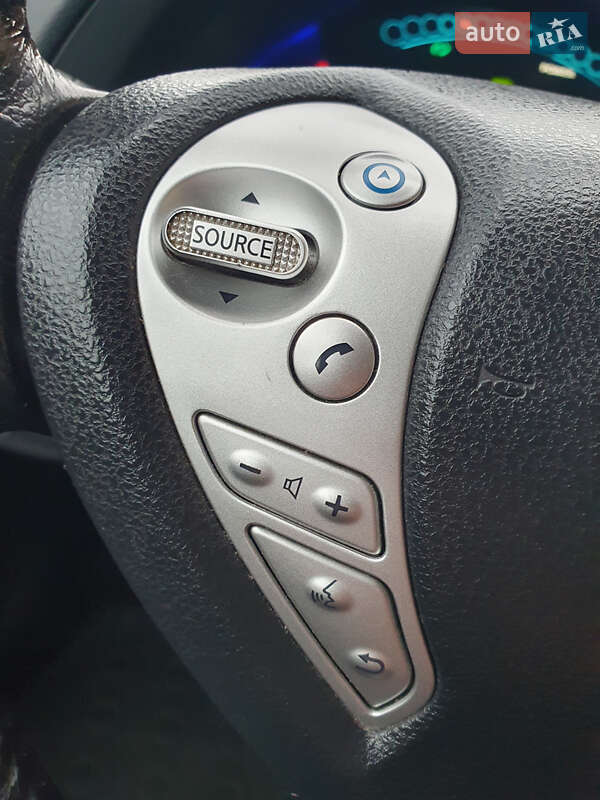 Хетчбек Nissan Leaf 2014 в Горі