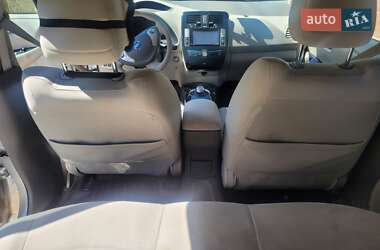 Хетчбек Nissan Leaf 2012 в 