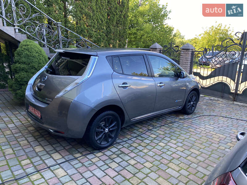 Хетчбек Nissan Leaf 2014 в Чернівцях