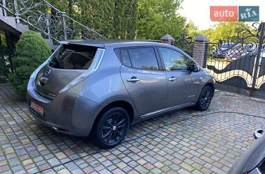 Хэтчбек Nissan Leaf 2014 в 