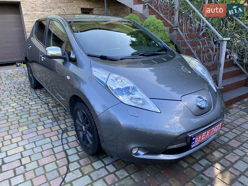 Хетчбек Nissan Leaf 2014 в Чернівцях