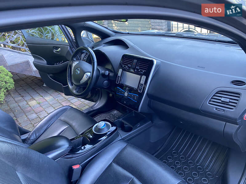 Хетчбек Nissan Leaf 2014 в Чернівцях