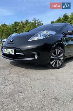Хэтчбек Nissan Leaf 2015 в 