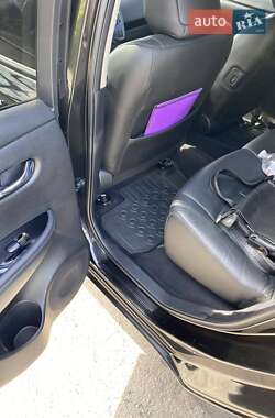 Хэтчбек Nissan Leaf 2015 в 