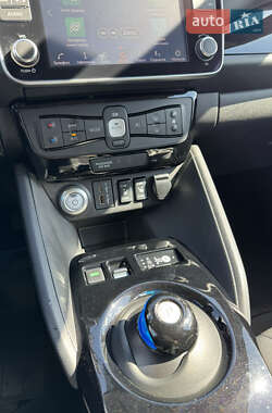 Хетчбек Nissan Leaf 2021 в 