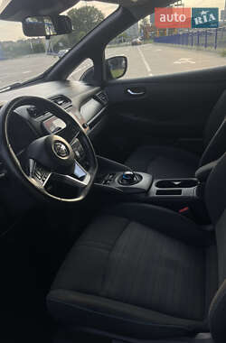 Хэтчбек Nissan Leaf 2021 в 