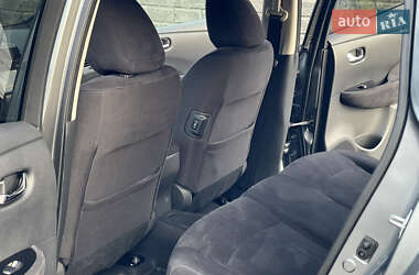 Хэтчбек Nissan Leaf 2014 в 