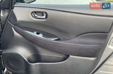 Хэтчбек Nissan Leaf 2014 в 