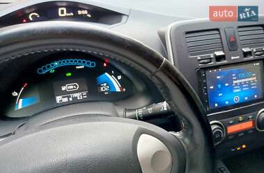 Хэтчбек Nissan Leaf 2014 в 