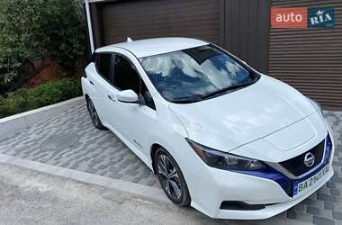 Хэтчбек Nissan Leaf 2018 в Кропивницком