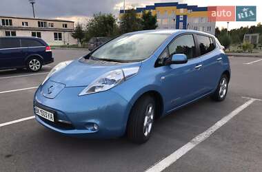 Хэтчбек Nissan Leaf 2011 в Сарнах