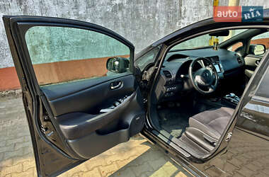 Хэтчбек Nissan Leaf 2015 в 