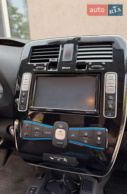 Хэтчбек Nissan Leaf 2015 в 