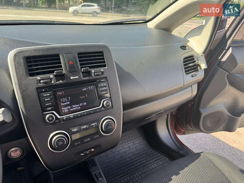 Хэтчбек Nissan Leaf 2017 в Харькове