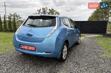 Хэтчбек Nissan Leaf 2012 в 