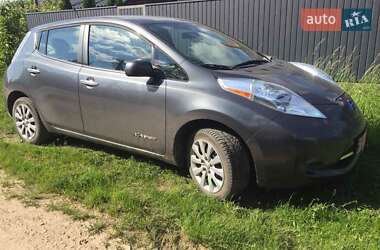 Хэтчбек Nissan Leaf 2013 в 