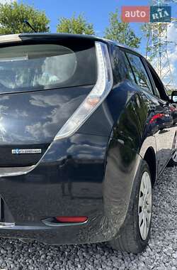 Хэтчбек Nissan Leaf 2013 в 