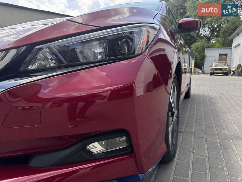 Хетчбек Nissan Leaf 2021 в Одесі