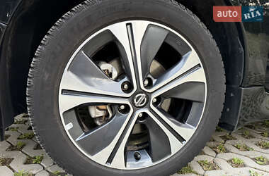 Хетчбек Nissan Leaf 2020 в 