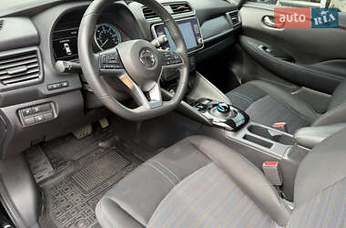 Хетчбек Nissan Leaf 2020 в 