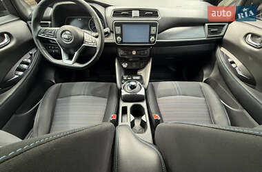 Хетчбек Nissan Leaf 2020 в 