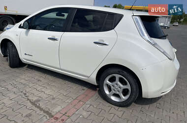 Хэтчбек Nissan Leaf 2017 в 