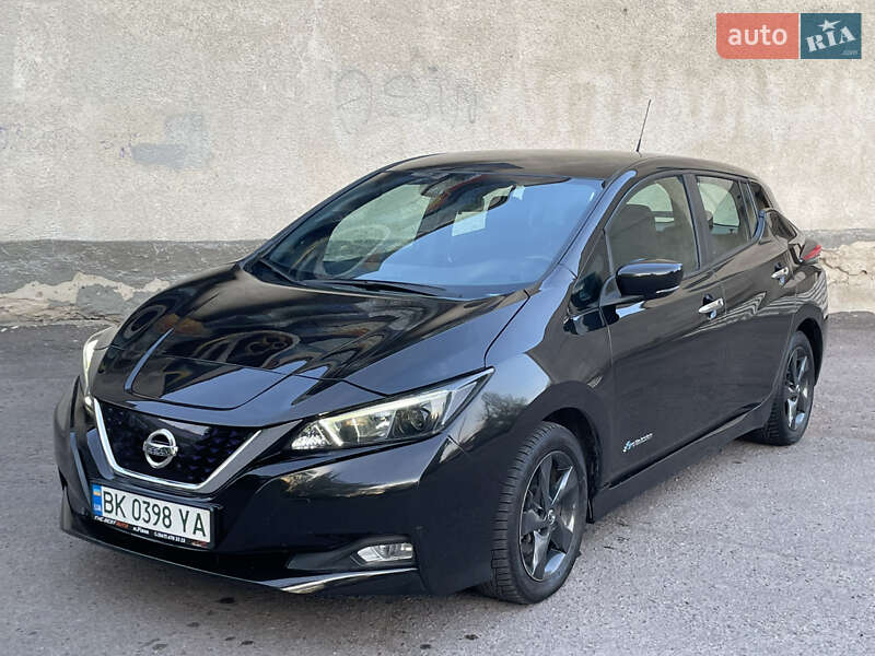 Хэтчбек Nissan Leaf 2018 в 