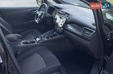 Хэтчбек Nissan Leaf 2018 в 