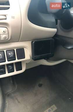 Хэтчбек Nissan Leaf 2011 в 