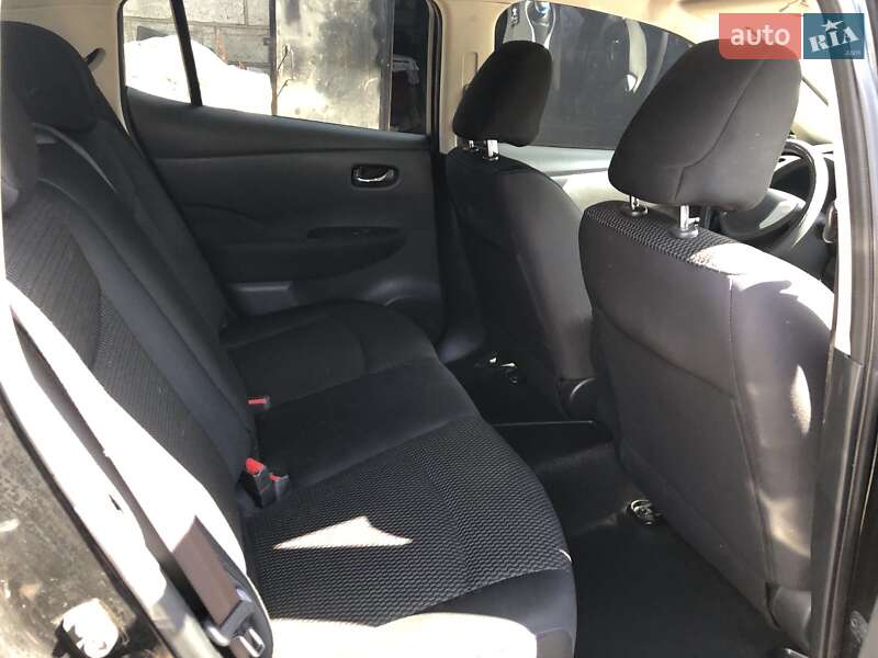 Хетчбек Nissan Leaf 2014 в Кропивницькому