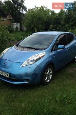 Хетчбек Nissan Leaf 2011 в Сарнах