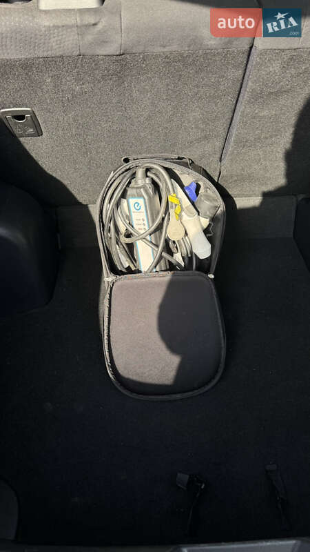 Хэтчбек Nissan Leaf 2015 в Ровно