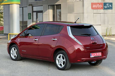 Хэтчбек Nissan Leaf 2014 в 