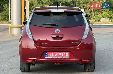 Хэтчбек Nissan Leaf 2014 в 