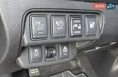 Хэтчбек Nissan Leaf 2014 в 