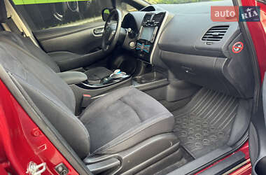 Хэтчбек Nissan Leaf 2014 в 