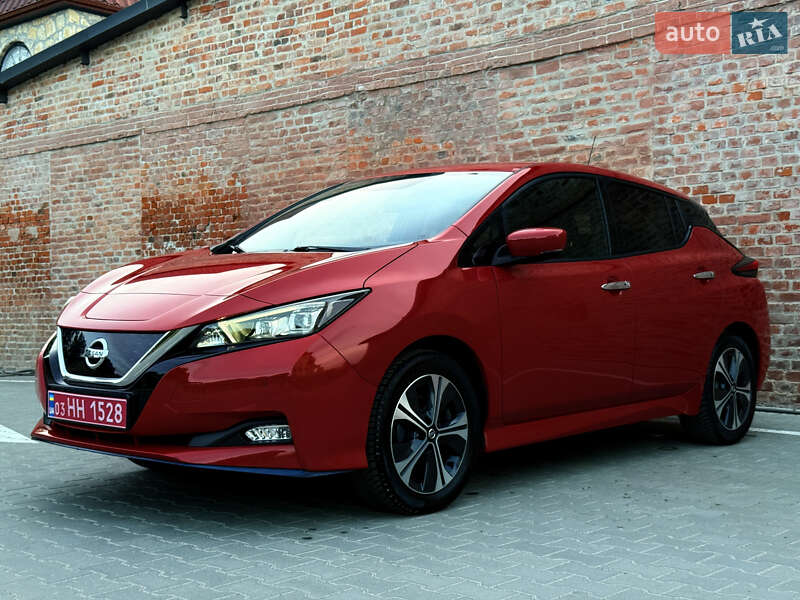 Хетчбек Nissan Leaf 2020 в 