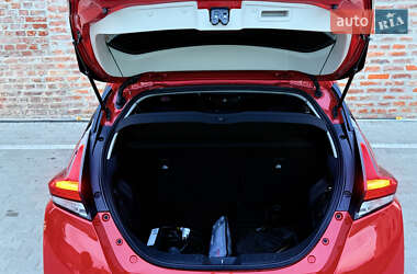 Хетчбек Nissan Leaf 2020 в 