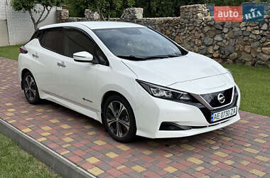 Хэтчбек Nissan Leaf 2018 в 