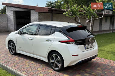 Хэтчбек Nissan Leaf 2018 в 