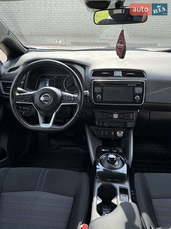 Хетчбек Nissan Leaf 2018 в Дніпрі