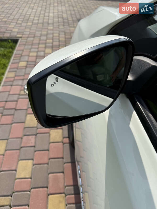 Хетчбек Nissan Leaf 2018 в Дніпрі