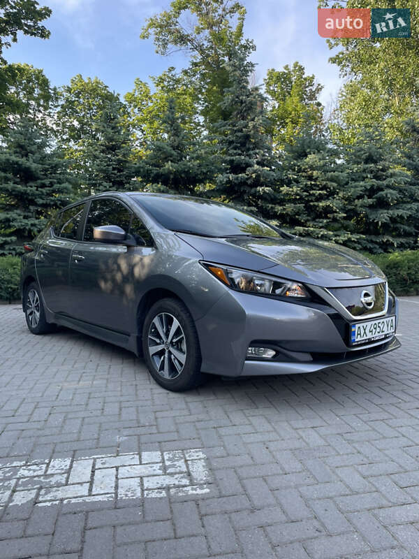 Хетчбек Nissan Leaf 2022 в 