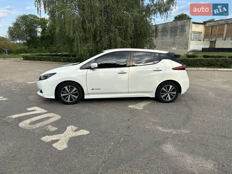 Хэтчбек Nissan Leaf 2018 в Лозовой