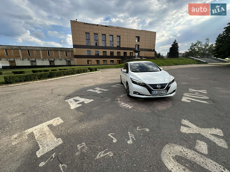 Хэтчбек Nissan Leaf 2018 в Лозовой