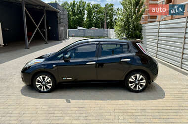 Хэтчбек Nissan Leaf 2014 в 