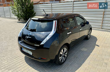Хэтчбек Nissan Leaf 2014 в 