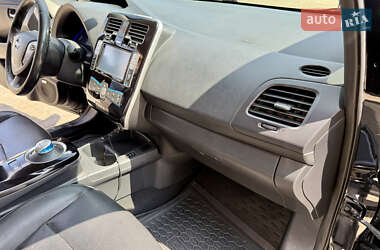 Хэтчбек Nissan Leaf 2014 в 
